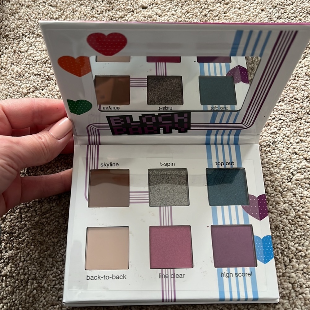 Makeup Bundle - Picture 3 of 7